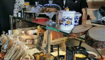 , Champagne-au-Mont-d’Or Une épicerie pizzeria made in Italie a ouvert ce mercredi