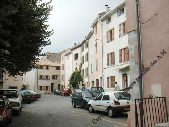 L'entr�e du village