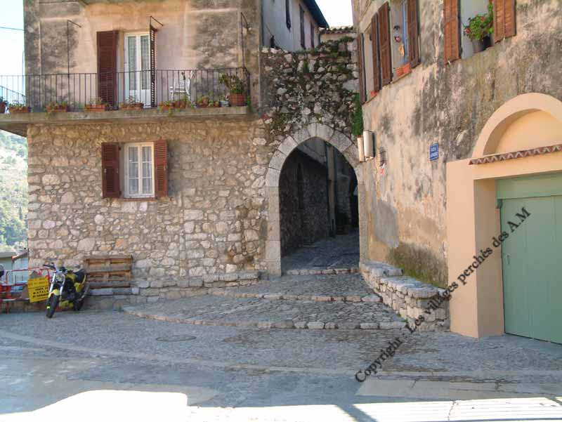 La porte d'entr�e dans le village