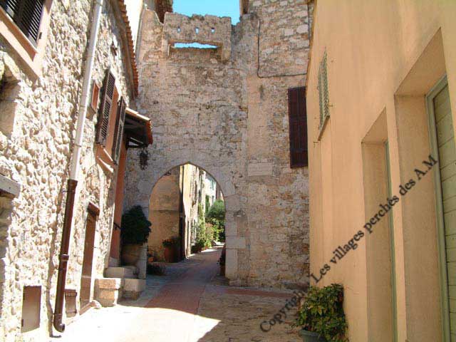 Portail ouest, enceinte du 13 �me si�cle