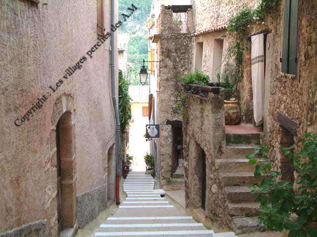 Une des ruelles en pente