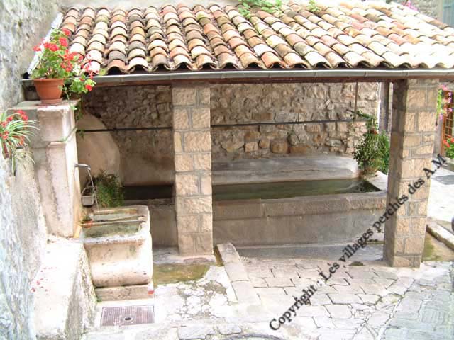 Le lavoir et la fontaine