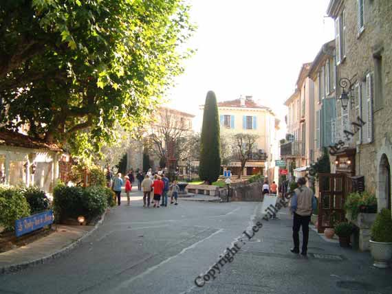 La place du commandant Lamy