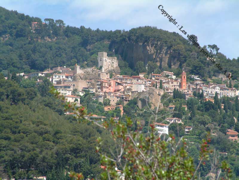 roquebrune dans son environnement