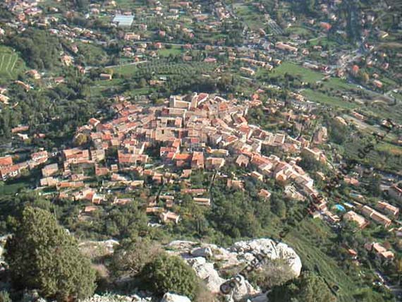  Saint Jeannet vue du haut de son baou