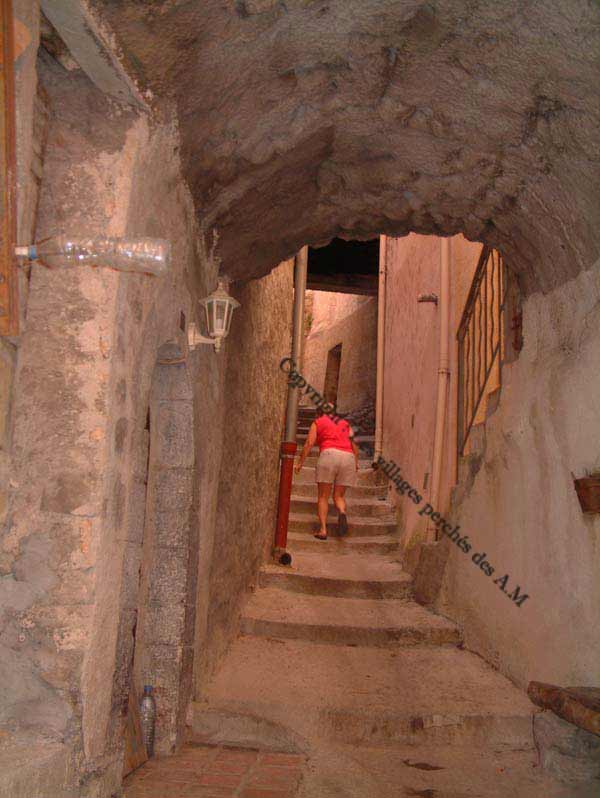 Pour monter au village