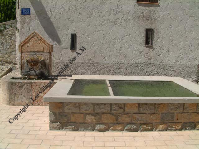 La fontaine et le lavoir(1892)